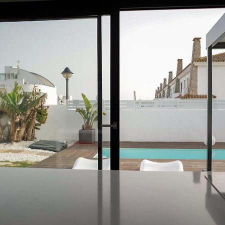 Villa Anyway Conil Un Lujo Frente Al Mar โกนิล เด ลาฟรอนเตรา ภายนอก รูปภาพ