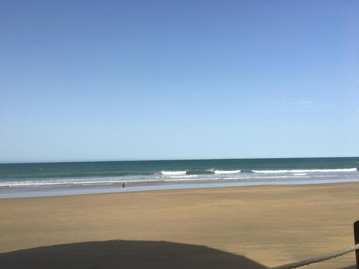 Villa Anyway Conil Un Lujo Frente Al Mar โกนิล เด ลาฟรอนเตรา ภายนอก รูปภาพ