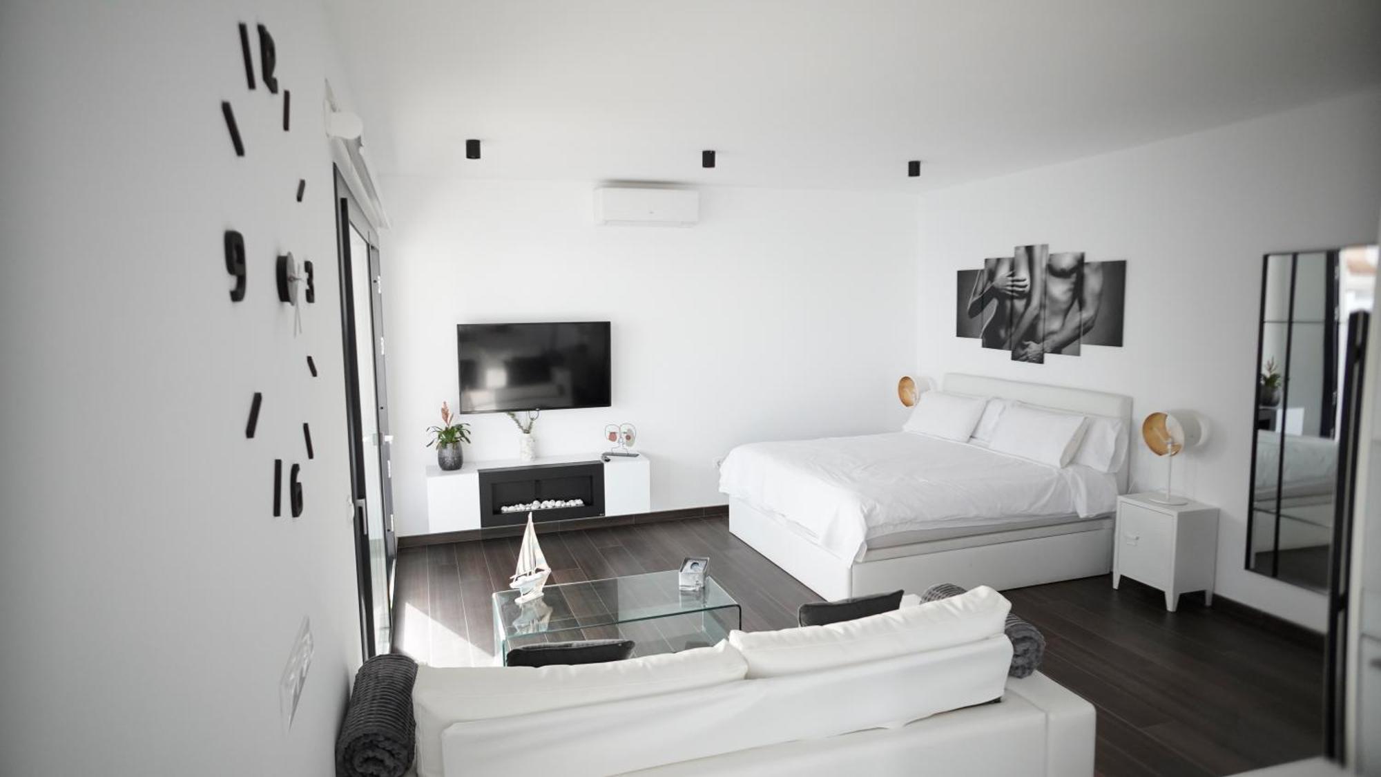 Villa Anyway Conil Un Lujo Frente Al Mar โกนิล เด ลาฟรอนเตรา ภายนอก รูปภาพ